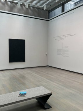 22 Haziran 2024 'te Denver, Colorado' daki Clyfford Still Müzesi 'nde sergi açıldı..