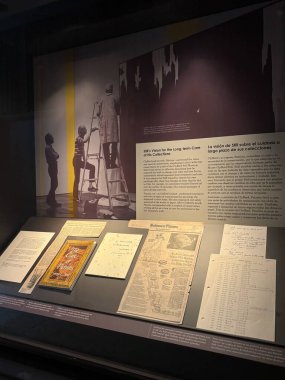 22 Haziran 2024 'te Denver, Colorado' daki Clyfford Still Müzesi 'nde sergi açıldı..