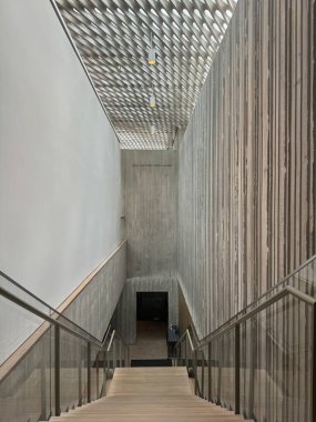 22 Haziran 2024 'te Denver, Colorado' da Clyfford Still Müzesi 'nde görüldü..