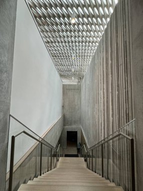 22 Haziran 2024 'te Denver, Colorado' da Clyfford Still Müzesi 'nde görüldü..