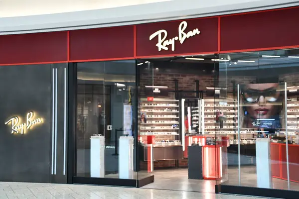 Stock image DENVER, CO - JUN 22: Ray Ban store at the Cherry Creek Shopping Center in Denver, Colorado, as seen on June 22, 2024.