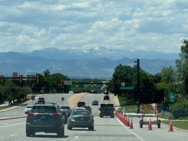 DENVER, CO - 22 Haziran 2024 'te görüldüğü üzere Colorado' da Denver 'da geziniyor..