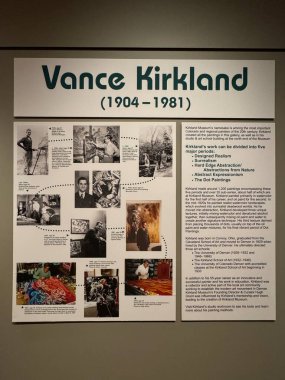 DENVER, CO - 22 Haziran 2024 'te Denver, Colorado' daki Kirkland Güzel ve Dekoratif Sanatlar Müzesi 'nde sergi.