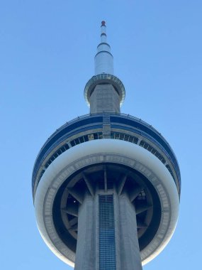 TORONTO, ON - 25 Mayıs 2024 'te Toronto, Kanada' daki CN Kulesi.