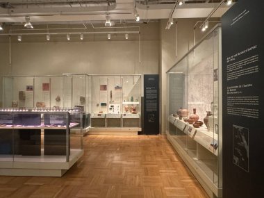 25 Mayıs 2024 'te Kanada' nın Toronto kentindeki Royal Ontario Müzesi 'nde sergi açıldı..