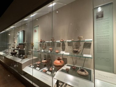 25 Mayıs 2024 'te Kanada' nın Toronto kentindeki Royal Ontario Müzesi 'nde sergi açıldı..