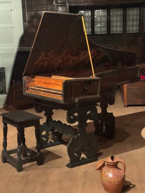 25 Mayıs 2024 'te Kanada' nın Toronto kentindeki Royal Ontario Müzesi 'ndeki Samuel Avrupa Galerileri' nde görüldü..