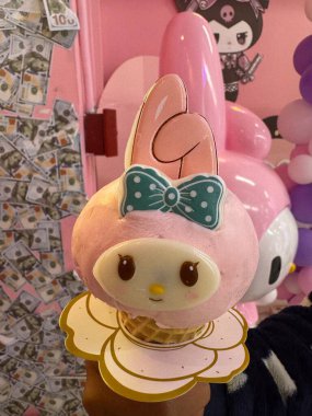 NEW YORK, NY - 27 Nisan 2024 'te görüldüğü üzere New York' taki Sweet Cats Cafe.