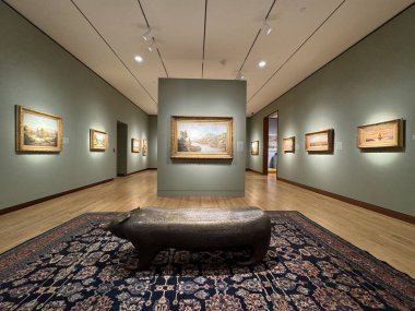 NEW BRITAIN, CT - 4 Mayıs: 4 Mayıs 2024 'te Connecticut' taki Yeni Britanya Amerikan Sanatları Müzesi 'nde sergi.