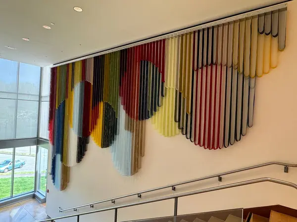 NEW BRITAIN, CT - 4 Mayıs: 4 Mayıs 2024 'te Connecticut' taki Yeni Britanya Amerikan Sanatları Müzesi 'nde sergi.