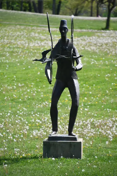 stock image NEW BRITAIN, CT - MAY 4: Sculpture at the New Britain Museum of American Art in Connecticut, as seen on May 4, 2024.