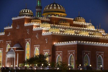 DUBAI, BAE - 30 Aralık 2023 'te Al Barsha, BAE' deki Al Salam Camii.