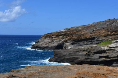 Hawaii 'deki Oahu sahilinin kıyı şeridi manzarası.