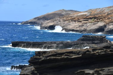 Hawaii 'deki Oahu sahilinin kıyı şeridi manzarası.