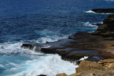 Hawaii 'deki Oahu sahilinin kıyı şeridi manzarası.