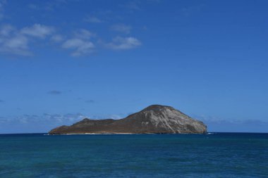 Hawaii 'deki Oahu sahilinin kıyı şeridi manzarası.