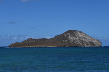 Hawaii 'deki Oahu sahilinin kıyı şeridi manzarası.