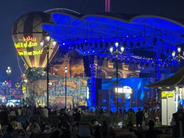 DUBAI, BAE - 28 Aralık 2023 'te Dubai, BAE' deki Global Village. Global Village 'ın dünyanın en büyük turizm, eğlence ve eğlence projesi olduğu iddia ediliyor..