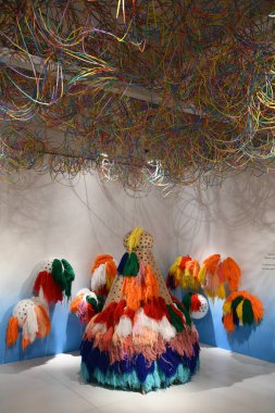 ABU DHABI, BAE - 31 Aralık 2023 'te BAE' deki Abu Dabi Kültür Vakfı 'nda sergi.