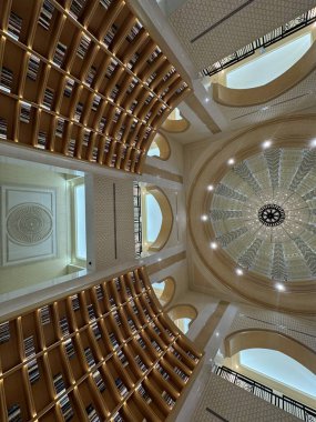 ABU DHABI, BAE - 31 DEC: Qasr Al-Watan Birleşik Arap Emirlikleri Başkanlık Sarayı Kütüphanesi, Abu Dabi, BAE, 31 Aralık 2023 'te görüldüğü gibi.