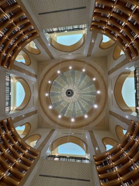 ABU DHABI, BAE - 31 DEC: Qasr Al-Watan Birleşik Arap Emirlikleri Başkanlık Sarayı Kütüphanesi, Abu Dabi, BAE, 31 Aralık 2023 'te görüldüğü gibi.