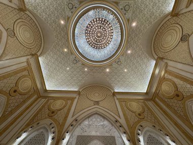 ABU DHABI, BAE - 31 Aralık 2023 'te Abu Dabi, BAE' de Birleşik Arap Emirlikleri 'nin Qasr Al-Watan başkanlık sarayındaki Büyük Salon.