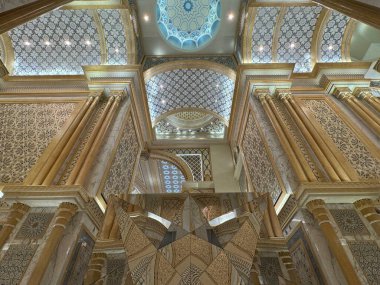 ABU DHABI, BAE - 31 Aralık 2023 'te Abu Dabi, BAE' de Birleşik Arap Emirlikleri 'nin Qasr Al-Watan başkanlık sarayındaki Büyük Salon.