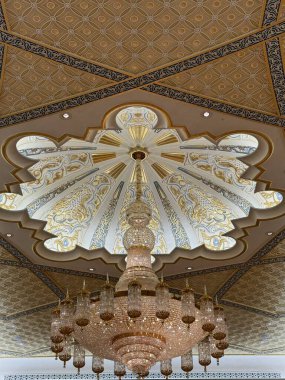 ABU DHABI, BAE - 31 Aralık 2023 'te Abu Dabi, BAE' deki Birleşik Arap Emirlikleri 'nin Qasr Al-Watan başkanlık sarayındaki Toplantı Odası.