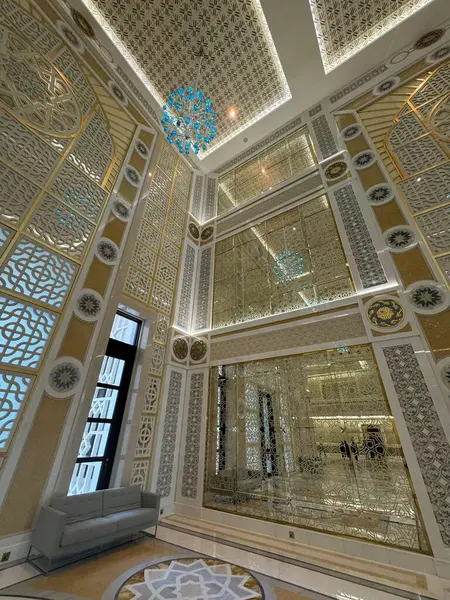 ABU DHABI, BAE - 31 Aralık 2023 'te Abu Dabi, BAE' de Birleşik Arap Emirlikleri 'nin Qasr Al-Watan başkanlık sarayı.