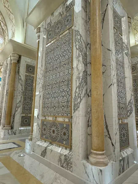 ABU DHABI, BAE - 31 Aralık 2023 'te Abu Dabi, BAE' de Birleşik Arap Emirlikleri 'nin Qasr Al-Watan başkanlık sarayındaki Büyük Salon.