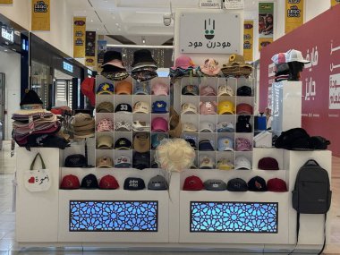 ABU DHABI, 31 Aralık 2023 'te Abu Dabi, BAE' deki Yas Mall, Yas Mall 'daki Modern Mood mağazasında görüldü..