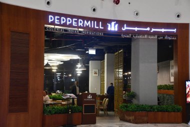 ABU DHABI, 31 Aralık 2023 'te Abu Dabi, BAE' deki Yas Mall, Yas Mall 'daki Peppermill Restoranı.