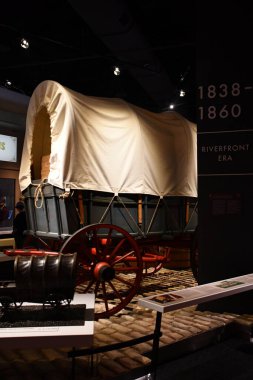 ST LOUIS, MO - 7 Temmuz 2023 'te St. Louis, Missouri' deki Geçit Kemeri Müzesi 'nde sergi.