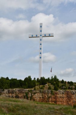 WALNUT SHADE, MO - JUL 7: Branson Cross in Walnut Shade, Missouri, as seen on July 7, 2023. clipart