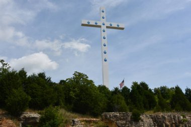 WALNUT SHADE, MO - 7 Temmuz 2023 'te Missouri, Walnut Shade' de Branson Cross.