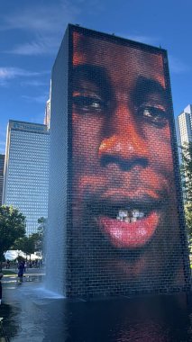 Chicago, Illinois 'deki Millennium Park' ta 3 Temmuz 2024 'te görülen Crown Fountain..