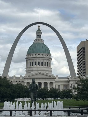 St. Louis, Missouri 'deki Kiener Plaza Park ve Kaçak Heykeli 8 Temmuz 2023' te görüldü..