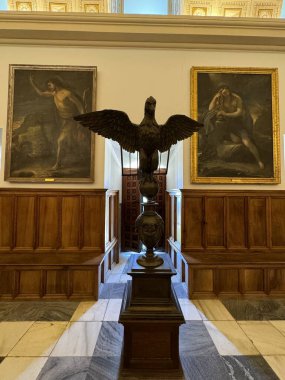 EL ESCORIAL, İspanya - 15 Ağustos 2024 'te İspanya' da Madrid yakınlarındaki San Lorenzo de El Escorial Kraliyet Alanındaki Bölüm Evleri.