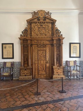 EL ESCORIAL, SPAIN - 15 AUG: Palacio de los Avusturya İspanya 'da Madrid yakınlarındaki San Lorenzo de El Escorial Kraliyet Alanında, 15 Ağustos 2024' te görüldüğü gibi.