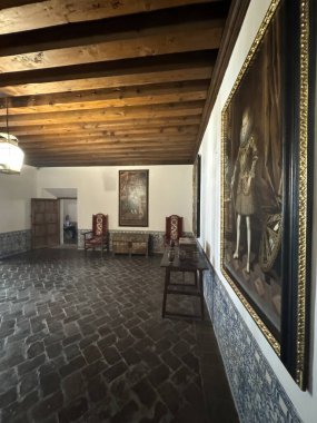 EL ESCORIAL, SPAIN - 15 AUG: Palacio de los Avusturya İspanya 'da Madrid yakınlarındaki San Lorenzo de El Escorial Kraliyet Alanında, 15 Ağustos 2024' te görüldüğü gibi.