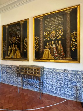 EL ESCORIAL, SPAIN - 15 AUG: Palacio de los Avusturya İspanya 'da Madrid yakınlarındaki San Lorenzo de El Escorial Kraliyet Alanında, 15 Ağustos 2024' te görüldüğü gibi.