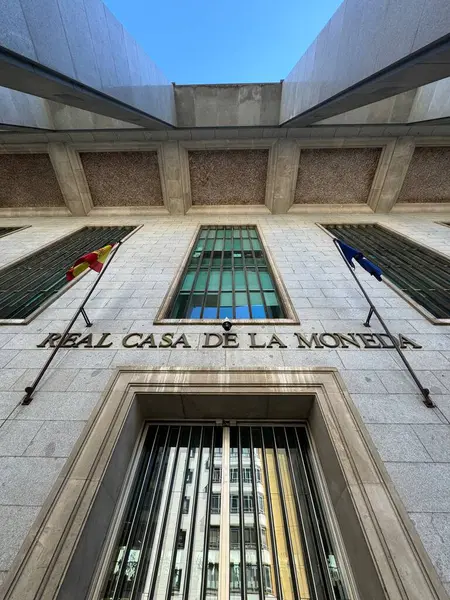 MADRID, İspanya - 15 AUG: Casa de la Moneda Müzesi (Ulusal Darphane ve Pul Fabrikası), 15 Ağustos 2024 tarihinde görüldüğü gibi, Madrid, İspanya.