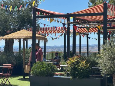 MADRID, SPAIN - 18 AUG: Las Rozas Köy Tasarımcısı Mağazası Madrid, İspanya, 18 Ağustos 2024 'te görüldüğü üzere.