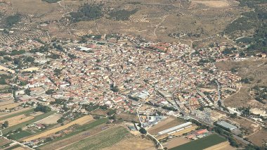 Madrid yakınlarındaki bir uçak penceresinden İspanya 'nın hava manzarası.