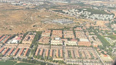 MADRID, SPAIN - 10 AUG İspanya Hava Görüntüsü, Madrid yakınlarında, 10 Ağustos 2024 tarihinde bir uçak penceresinden görüldü..