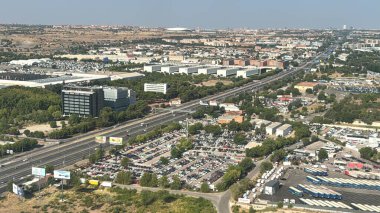 MADRID, SPAIN - 10 AUG İspanya Hava Görüntüsü, Madrid yakınlarında, 10 Ağustos 2024 tarihinde bir uçak penceresinden görüldü..
