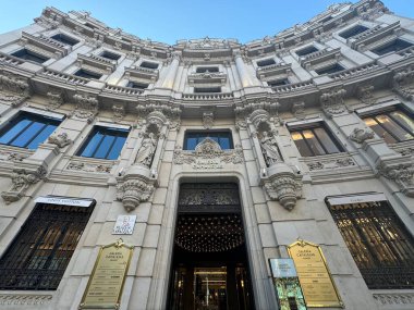 MADRID, İspanya - 11 AUG: Madrid, İspanya 'daki Galleria Canalejas Alışveriş Merkezi, 11 Ağustos 2024.