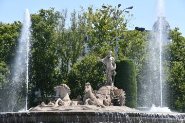 MADRID, SPAIN - 11 AUG: Madrid, İspanya 'da Neptün Çeşmesi, 11 Ağustos 2024' te görüldüğü gibi.