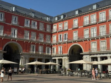 MADRID, İspanya - 11 AUG: Madrid Plaza Belediye Başkanı 'nda açık hava yemeği, 11 Ağustos 2024' te görüldüğü gibi.