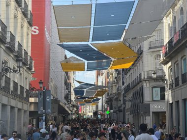 MADRID, SPAIN - 11 AUG: Puerta del Sol, Madrid, İspanya, 11 Ağustos 2024.
